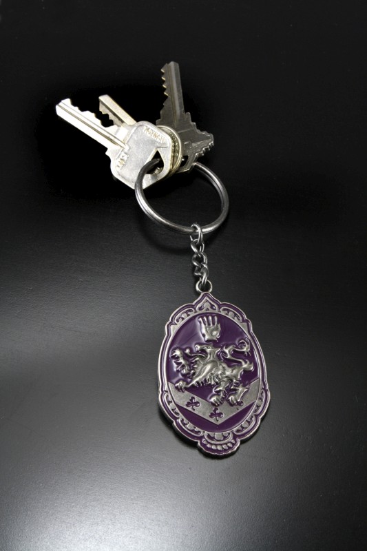 23019 Cullen Crest Keychain 800